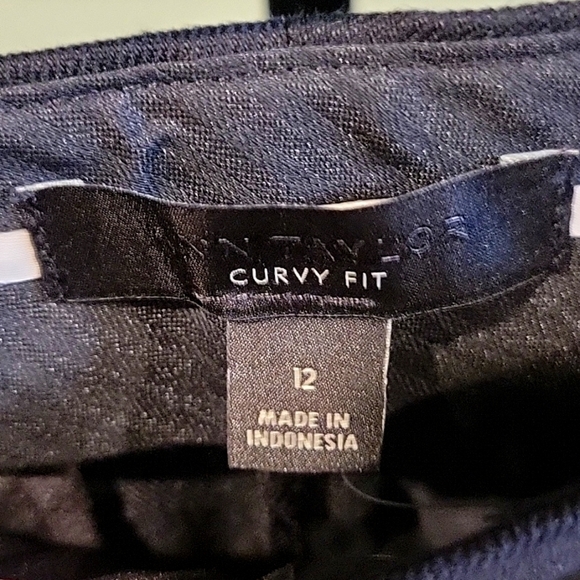 NEW! ANN TAYLOR LOFT Black Linen Blend Curvy Flat Front Cuffed Capri Pants 12. - Picture 6 of 7